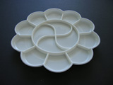 14 Well Plastic Flower Palette for Watercolor Painting